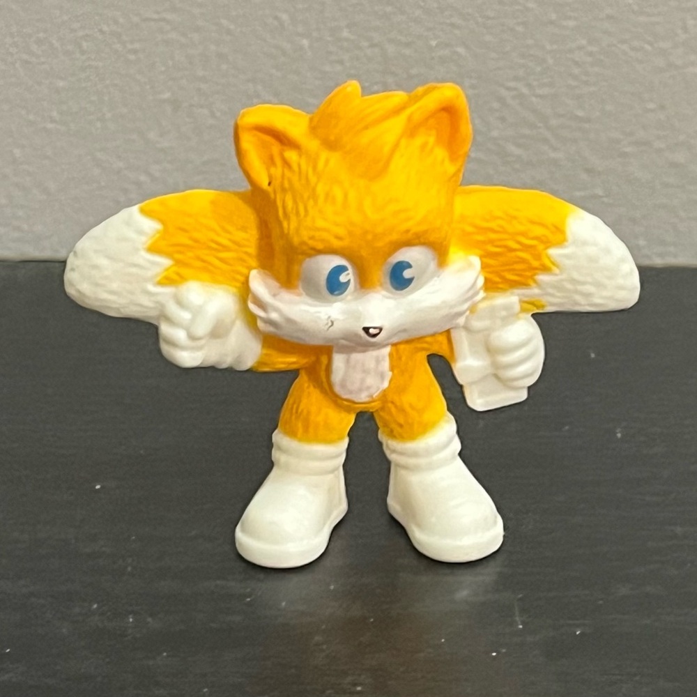 Tommy Sega Classic Hedgehog Yellow and White Toy Figure